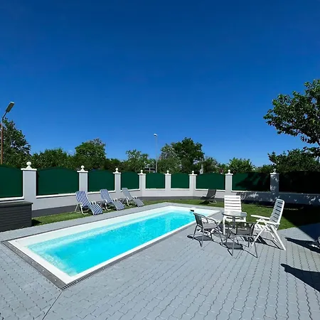 Atemberaubendes Apartment + Pool Vienna Exterior photo